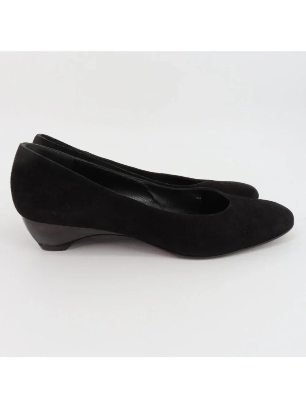 Salvatore Ferragamo 7.5 B Black Suede Tortoise Shell Design Heel Round Toe Italy